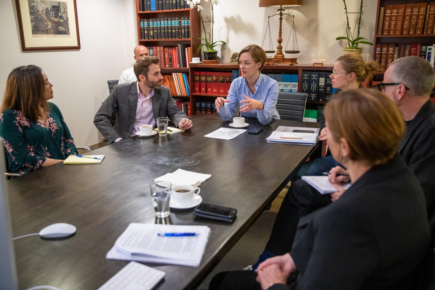 Foto del vicepresidente ejecutivo de SAG-AFTRA, Ben Whitehair, y la ministra noruega de Cultura e Igualdad, Anette Trettebergstuen, el 28 de marzo.