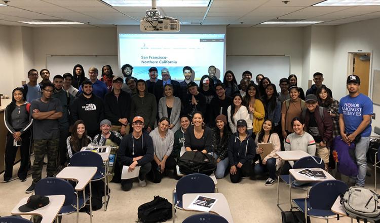 Los estudiantes de la Universidad Estatal de San Francisco aprendieron sobre SAG-AFTRA durante una visita del 30 de octubre del Director Ejecutivo Local Sean Taylor.