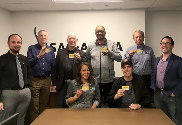 Los miembros de Washington-Mid Atlantic muestran sus tarjetas en el taller "SAG-AFTRA 101".