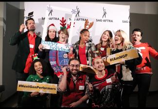 Estos miembros mostraron solidaridad sindical con una pizca de espíritu festivo.