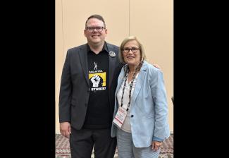 El Director Ejecutivo Nacional y Negociador Jefe de SAG-AFTRA, Duncan Crabtree-Ireland, y la Secretaria General de UNI Global Union, Christy Hoffman.