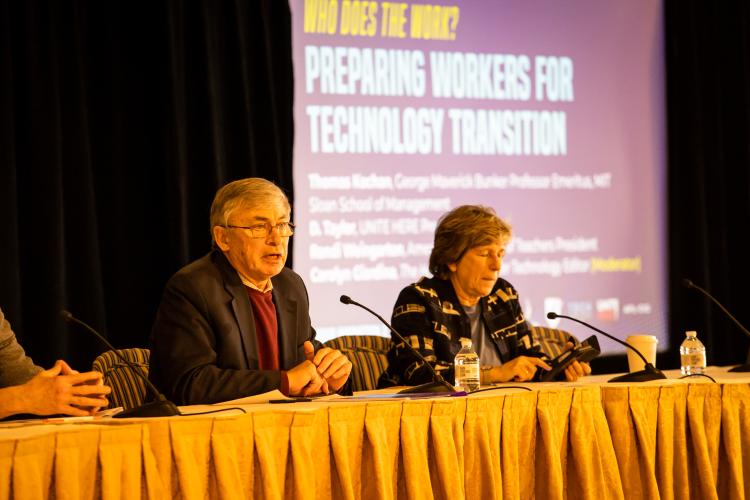 Imagen de carrusel para "SAG-AFTRA, AFL-CIO debaten sobre tecnología, políticas y el futuro laboral"