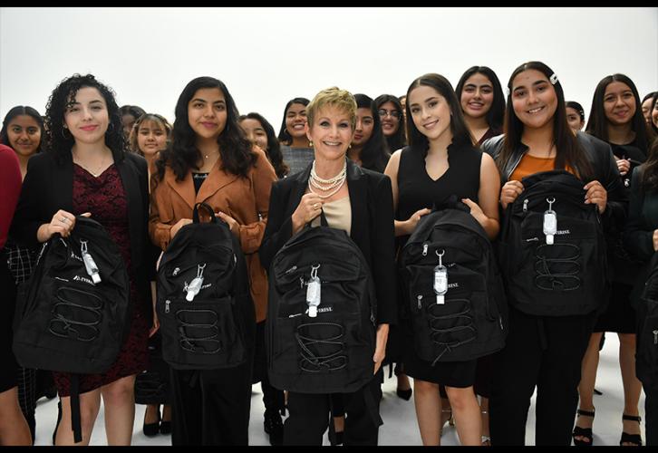 SAG-AFTRA President Gabrielle Carteris, center, with participants of the THR’s mentorship program’s Class of 2019. 