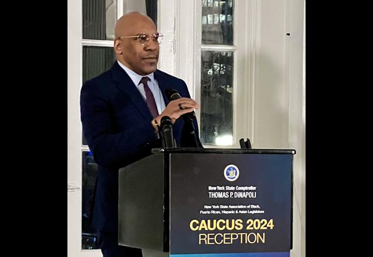 SAG-AFTRA New York Local President Ezra Knight addresses attendees at the reception.