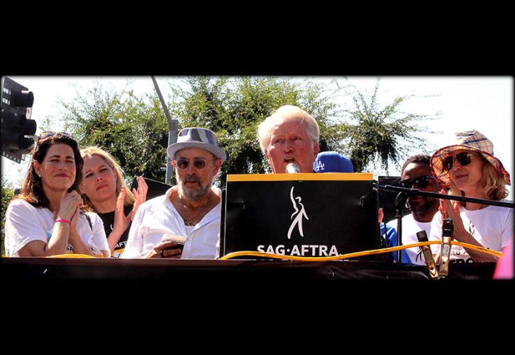 Martin Sheen gives an encouraging speech at the AFL-CIO rally. Photo by Jack E. Herman.