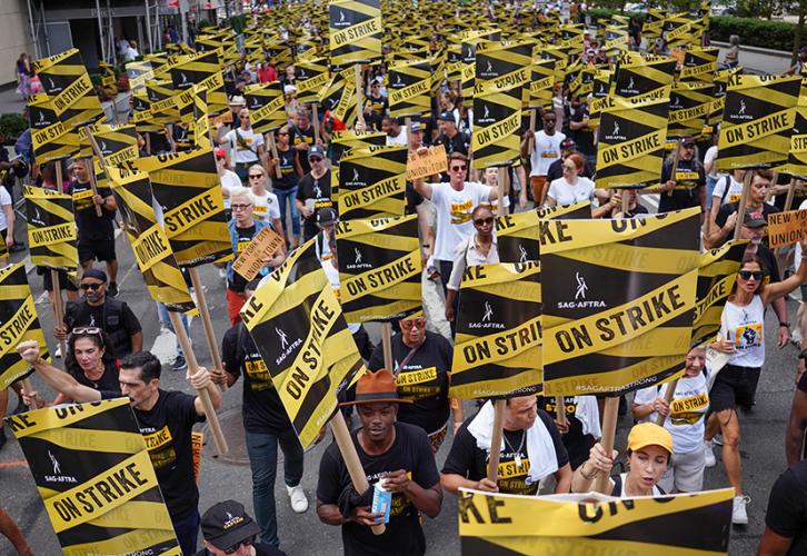 SAG-AFTRA members and supporters pour onto Fifth Avenue on Sept. 9. Derek French| Shutterstock for SAG-AFTRA.