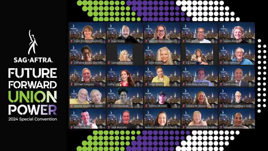 Una captura de pantalla de 26 personas sonrientes sobre un fondo con un galón verde, morado y blanco. Un cuadrado muestra dos individuos, un hombre y una mujer. El logotipo y el texto de SAG-AFTRA a la izquierda dicen "Convención especial Future Forward Union Power 2024". “Union Power” tiene un degradado de color verde, blanco y morado.