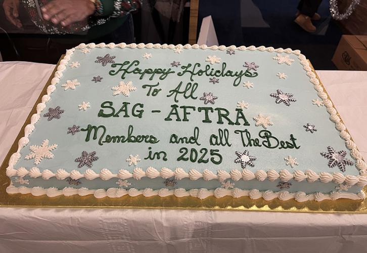 SAG-AFTRA members enjoyed cake and refreshments at the N.Y. Holiday Open House.
